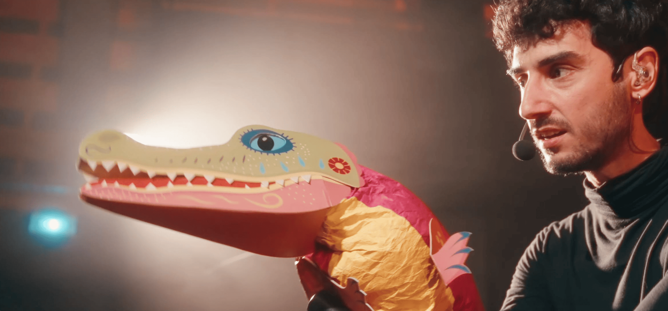 Marionette crocodile du spectacle musical de la compagnie la Pliure